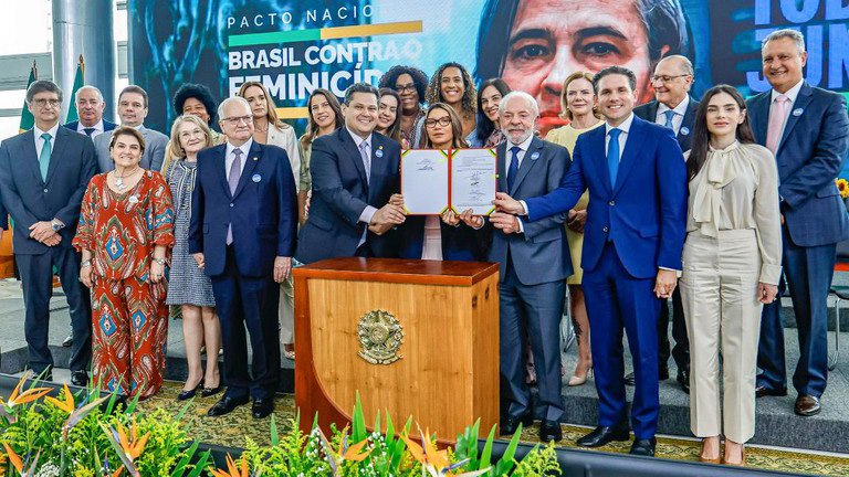O Pacto Nacional - Brasil contra o Feminicídio é uma resposta dos Três Poderes – Governo do Brasil, Congresso Nacional e Poder Judiciário – à escalada da violência de gênero, traduzida na alarmante estatística de quatro vítimas de feminicídio a cada 24 horas no país. Foto: Ricardo Stuckert/Secom-PR